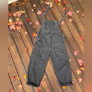 Levi’s black denim overalls size LARGE